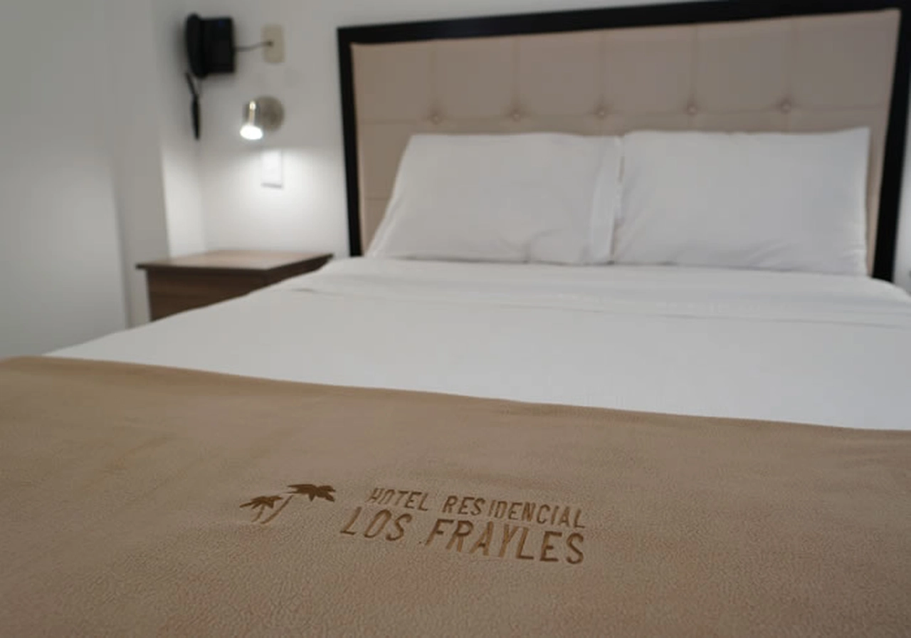 It is a modern and elegant 3 -star hotel, overlooking the sea, ideal for a romantic vacation or pleasant family moments, in the magical scenario of Paracas.