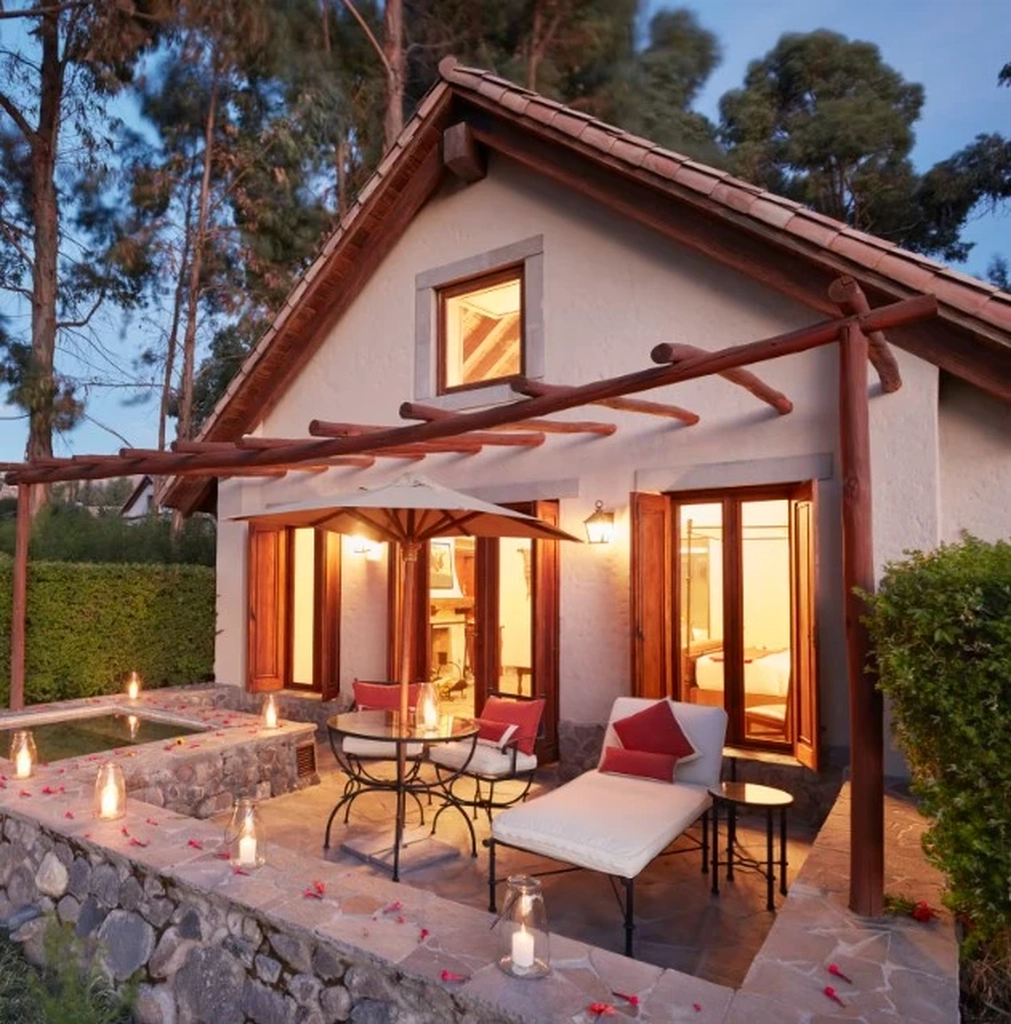 Las Casitas, to Belmond Hotel - The houses is at a short distance from one of the deepest cannons in the world, nestled in the middle of a unique flora and fauna. Here, a sense of serenity prevails, which surrounds it after the exploration of the day with impressive landscapes and an innate feeling of peace