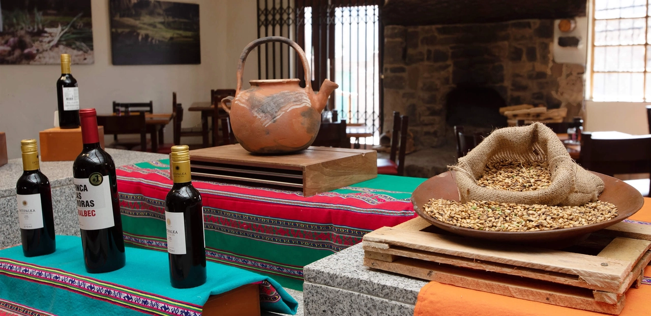 Andina Standard Colca - It is a cozy and rustic hotel located in Chivay, made up of individual houses made of stone with wooden floors and roofs of tiles. It has a water source in the central courtyard and a grill area where you can organize outdoor lunches.