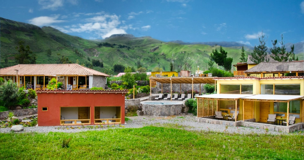 Killa Wasi Lodge - Cozy hotel located in the beautiful Valle del Colca in the charming town of Yanque, a strategic place to visit the Colca Canyon and participate in ecotourism and adventure activities.