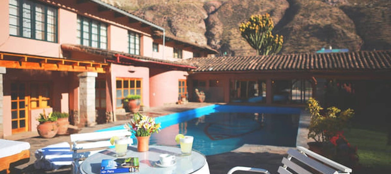 San Agustin Urubamba - Discover all the exclusivity of staying in a unique place, the San Agustín Urubamba & Spa hotel. This hotel is located in an old orange farm, in the middle of the Sacred Valley of the Incas. It is a boutique hotel that enjoys a relaxed atmosphere, with a beautiful garden with lush trees, an outdoor pool and an exclusive spa. The best place to enjoy a family, couple or groups and discover some of the best kept secrets in the Sacred Valley.
