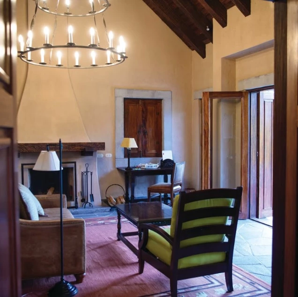 Las Casitas, to Belmond Hotel - The houses is at a short distance from one of the deepest cannons in the world, nestled in the middle of a unique flora and fauna. Here, a sense of serenity prevails, which surrounds it after the exploration of the day with impressive landscapes and an innate feeling of peace