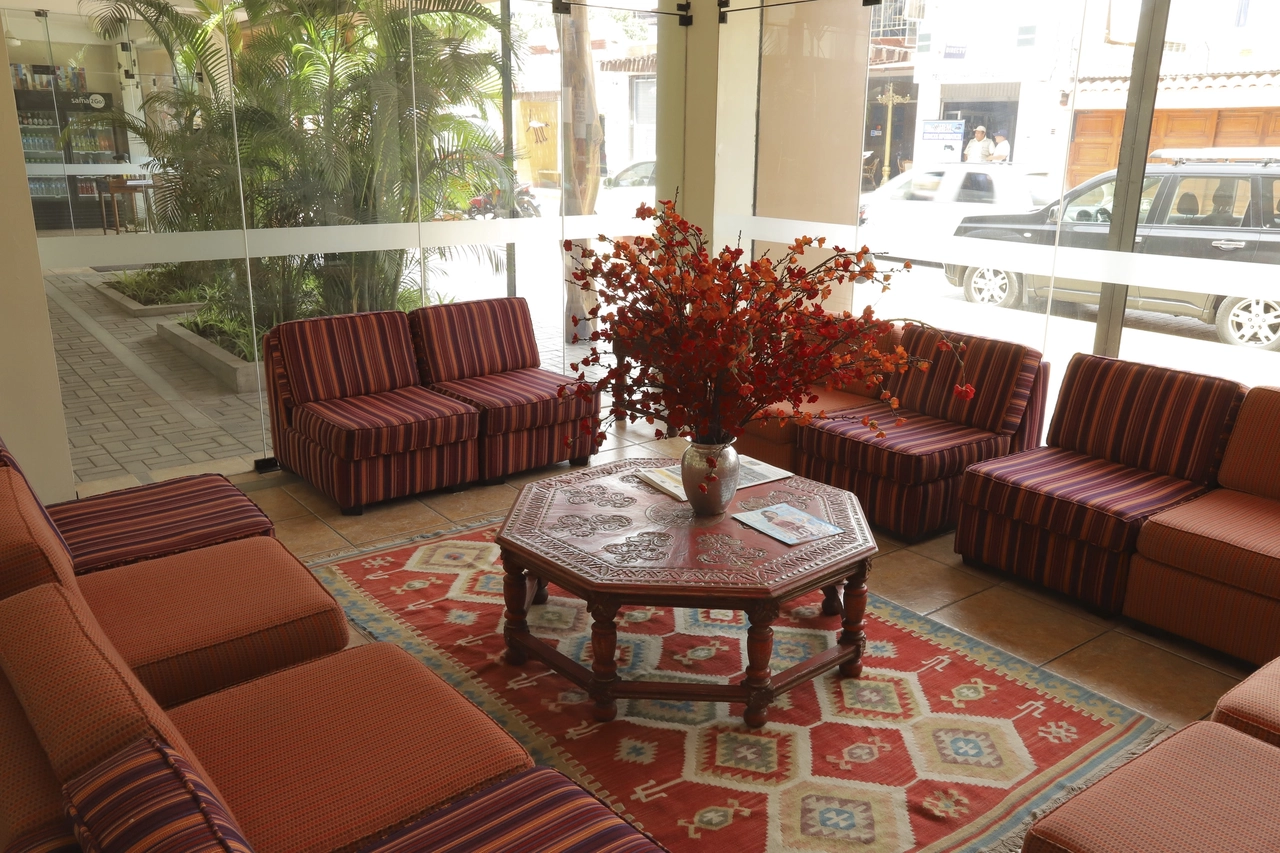Andina Standard House - It is located a few minutes from Nasca`s Plaza de Armas and just 20 minutes to know one of the best places in this destination: the Nasca lines.