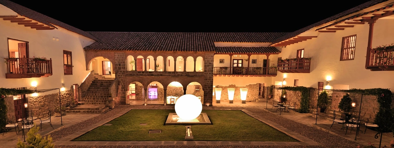 With its excellent location, Casa Cartagena Boutique Hotel & Spa Cusco emerges after years of restoration, respecting the original design of the old house, to become one of the most exclusive luxury hotels in the city