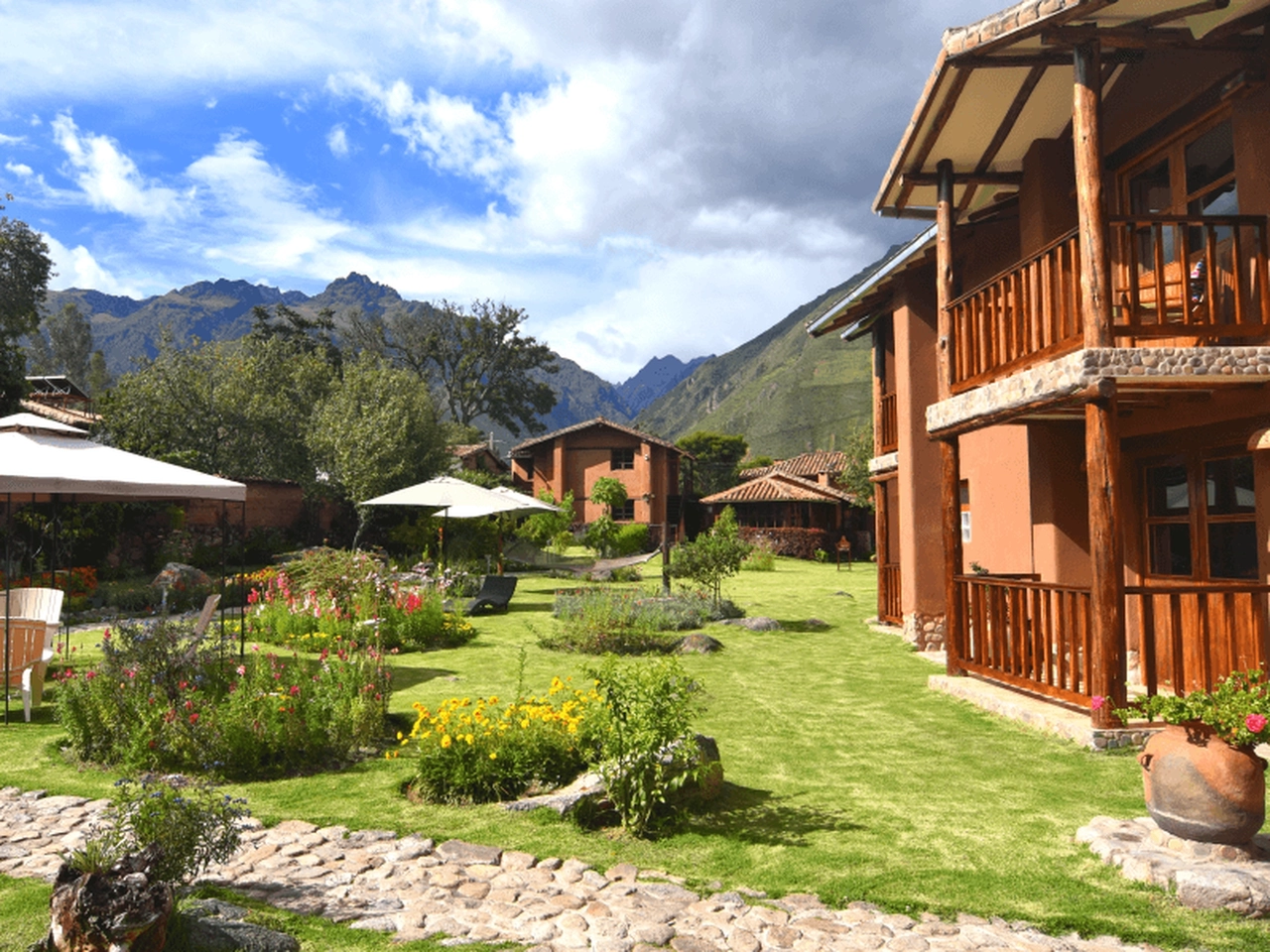 Lizzy Wasi Urubamba - With a view to Chicón Nevado and a few minutes from Urubamba Square, Lizzy Wasi has everything you need for your trip to the Sacred Valley, either to enjoy as a family, as a couple, or with friends.