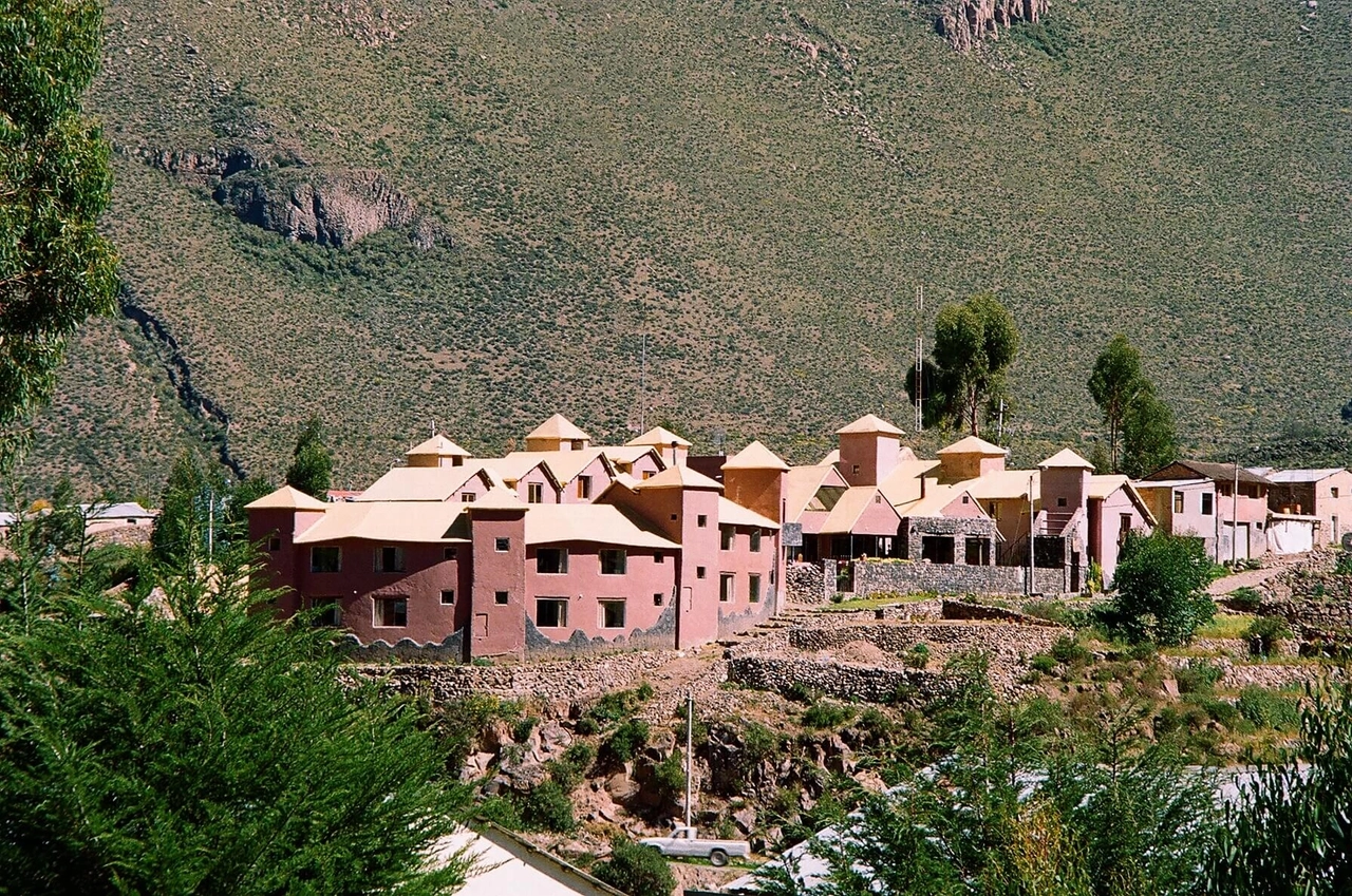 Well of heaven - The Pozo del Cielo hotel opened its doors on May 20, 2001 in the district of Chivay, province of Caylloma, in the heart of the Colca Valley. Our wish; As it is currently, it was to offer a quality service and for this we had 20 rooms distributed among marriage, simple and double.
