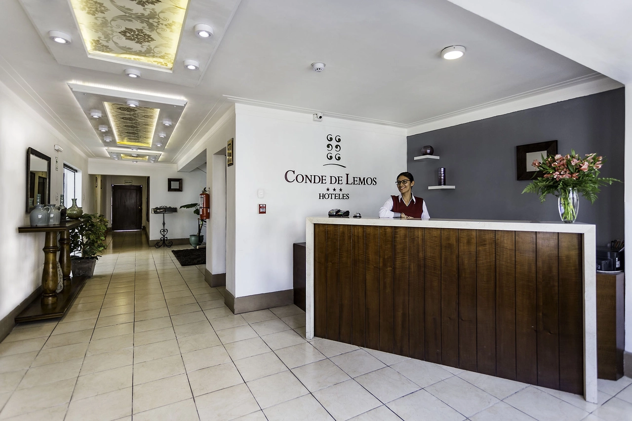 Count of Lemos - We are excellently located, in the historic city area, 2 blocks from the Plaza de Armas, one block from the Santa Catalina convent and in front of the Moral House