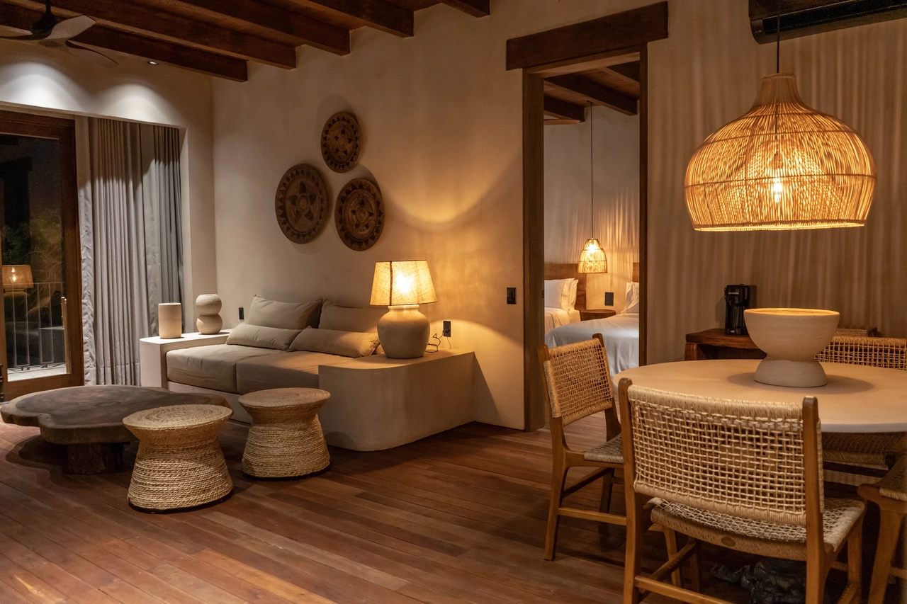 Sonesta Posada del Inka Yucay - The hotel, has 118 rooms, squares, cobbled callecitas, view of the Incas platforms, has a beautiful chapel for ceremonies and weddings, beautiful gardens, Inkafe restaurant, the dyspensa treatoria, La Placita del Café Coffee Shop & Ice Cream Parlor, Grab Grab & Go Deli, La Pergola Doña Isabel and Bussiness Center