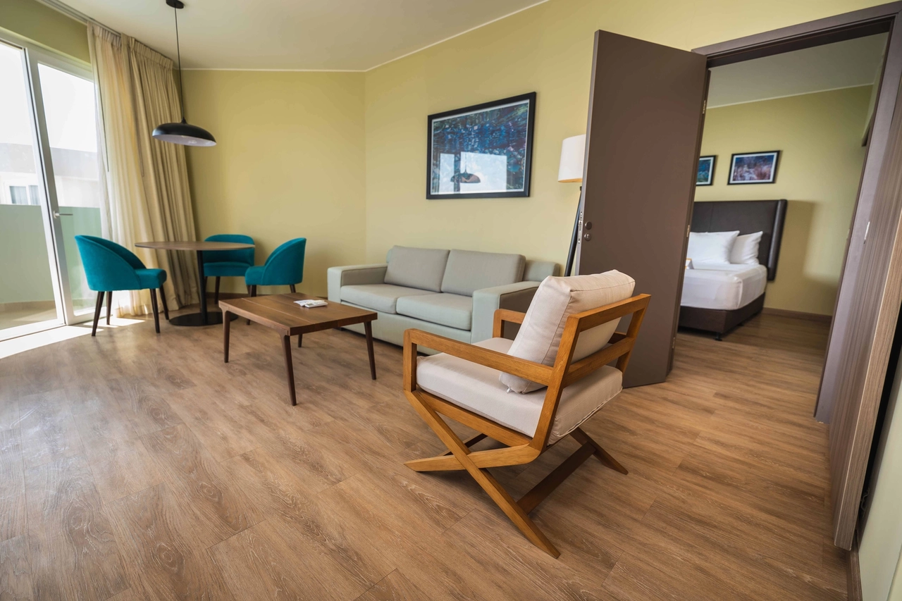 Andina Casa Select - Perfectly located near the Bahia de Paracas, it is the ideal place for couples and families that seek to escape the routine and immerse themselves in a quiet environment with all the necessary services.