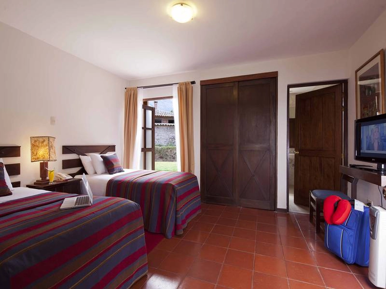 San Agustin Urubamba - Discover all the exclusivity of staying in a unique place, the San Agustín Urubamba & Spa hotel. This hotel is located in an old orange farm, in the middle of the Sacred Valley of the Incas. It is a boutique hotel that enjoys a relaxed atmosphere, with a beautiful garden with lush trees, an outdoor pool and an exclusive spa. The best place to enjoy a family, couple or groups and discover some of the best kept secrets in the Sacred Valley.