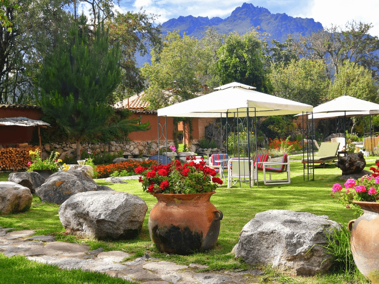 Lizzy Wasi Urubamba - With a view to Chicón Nevado and a few minutes from Urubamba Square, Lizzy Wasi has everything you need for your trip to the Sacred Valley, either to enjoy as a family, as a couple, or with friends.