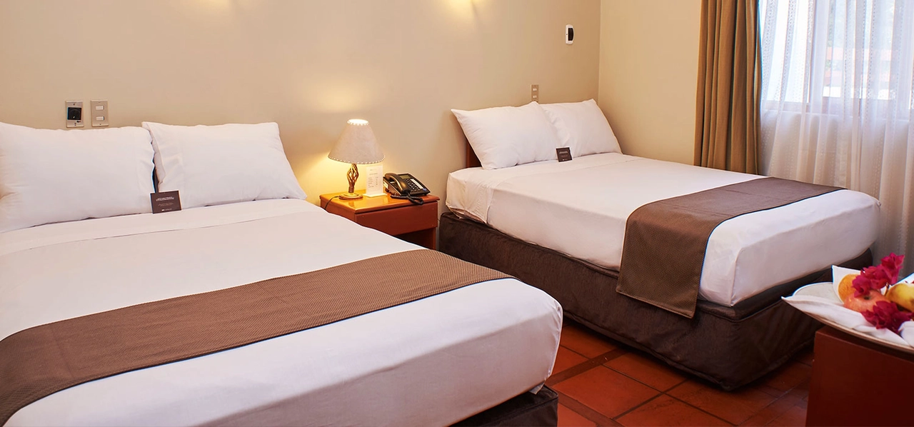 DM Nasca Hotel - The hotel is considered a historical place in the region, because it was home to the German archaeologist Maria Reiche while studying the Nasca lines. So it is possible to take a tour of his room, where he lived for twenty -five years.