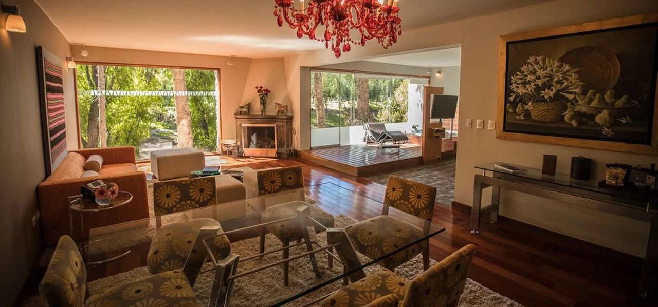 Aranwa Sacred Valle - Aranwa Sacred Valley Hotel & Wellness is built on the ban Route to Machu Picchu. The hotel has rooms decorated in the colonial style and others with modern and minimalist style