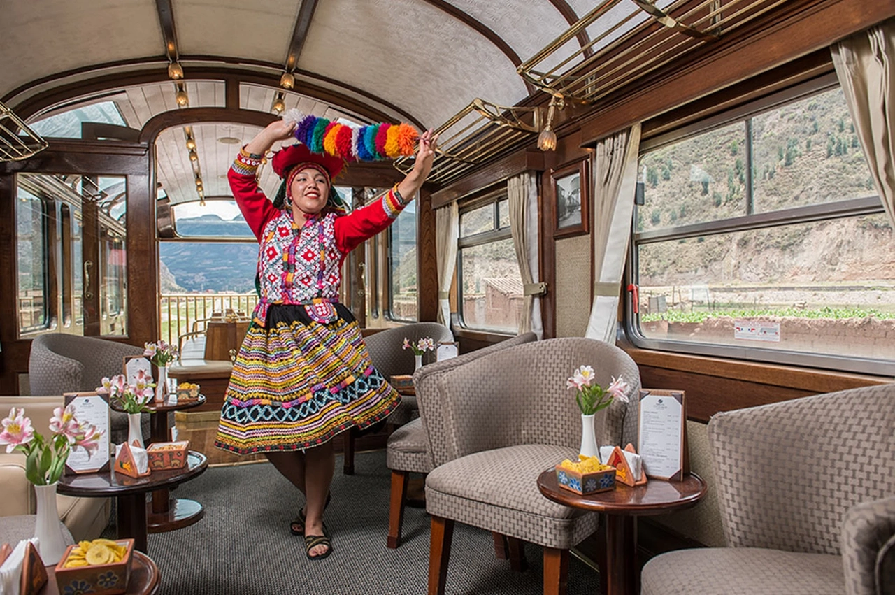 PeruRail Titicaca offers an unforgettable trip between the magical cities of Cusco and Puno. For a whole day, cross the Peruvian Andes until you reach the shores of the mystical Lake Titicaca or the Imperial City of the Incas, in an unprecedented experience and with top quality service.