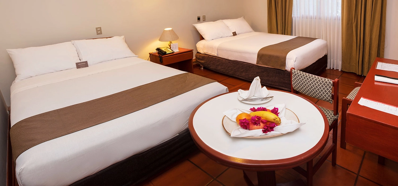 DM Nasca Hotel - The hotel is considered a historical place in the region, because it was home to the German archaeologist Maria Reiche while studying the Nasca lines. So it is possible to take a tour of his room, where he lived for twenty -five years.