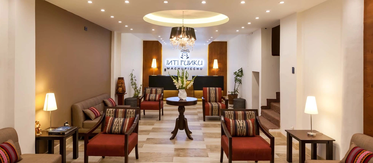 The hotel is inspired by the Yanahura community, in an area of ​​30,000 square meters, with colonial -style houses, streams in public areas, picturesque bridge and extensive gardening areas with species in the area that embellish this wonderful hotel, where you can Find beautiful views of the Sacred Valley